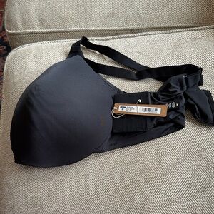 Never been worn, new with tags skims bra!